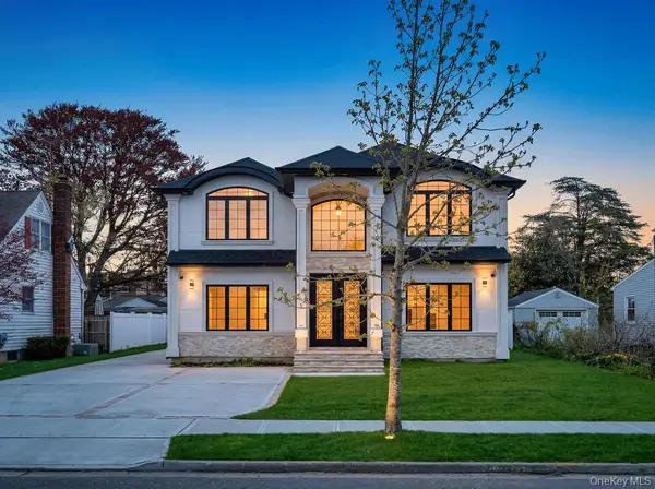 71 Cedar Street, Hicksville, NY 11801