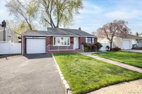 412 Atlantic Avenue, Massapequa Park, NY 11762