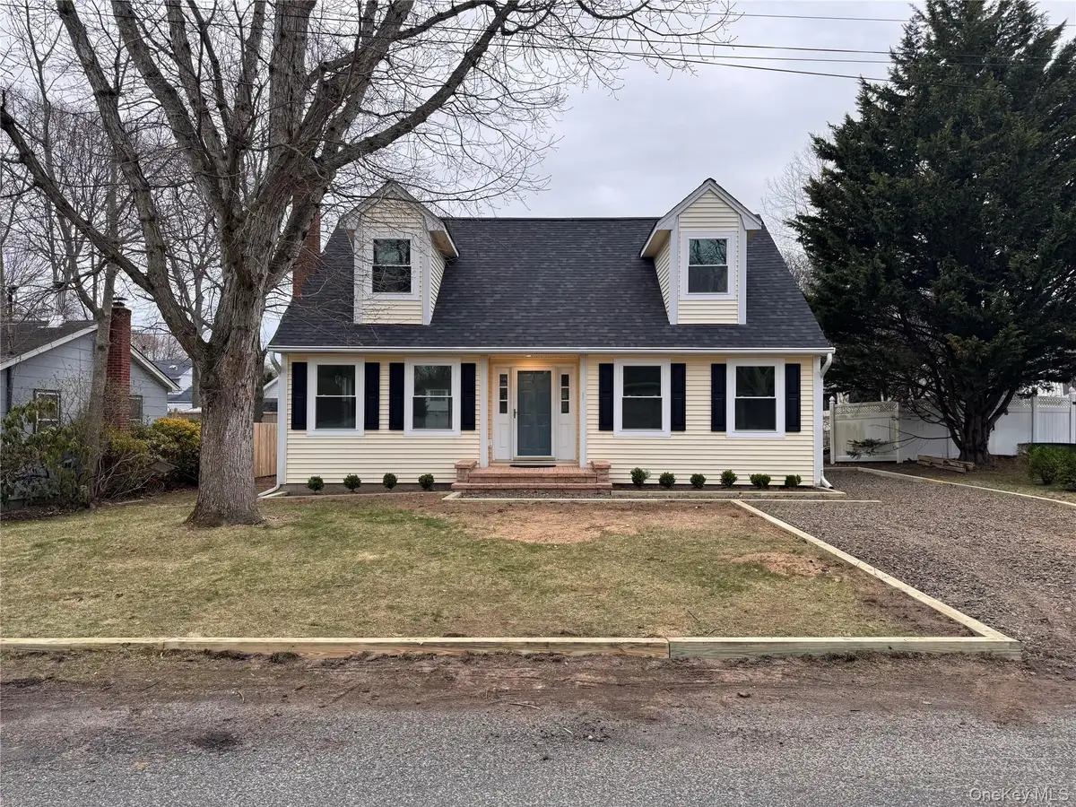 91 17th Street, Wading River, NY 11792 - #1