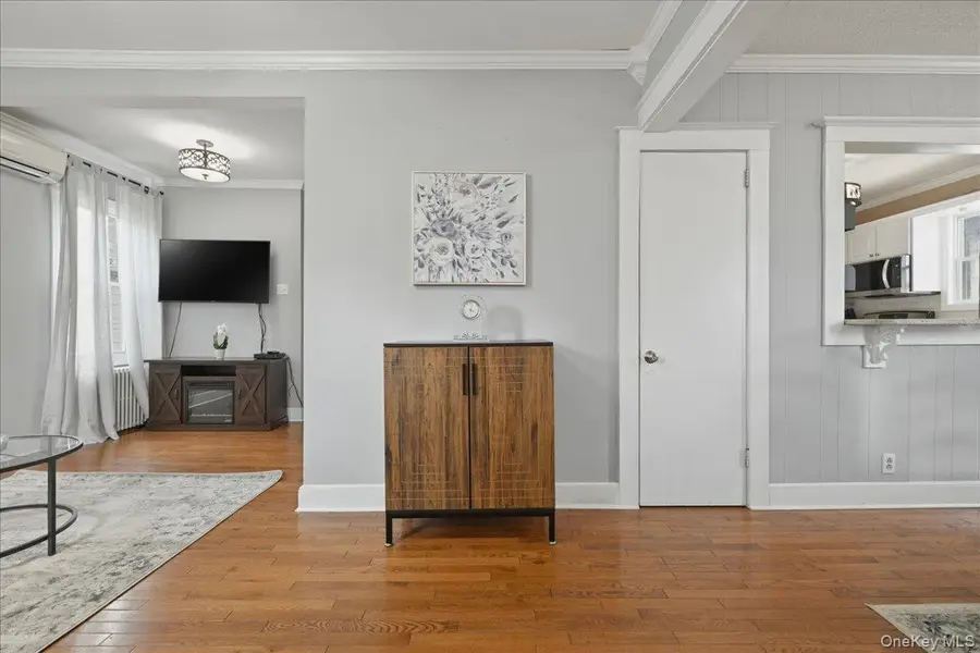 36 Pine Street, Islip, NY 11751 - #3