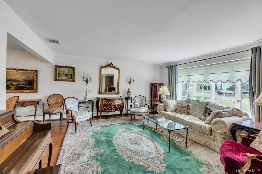 185 Whistler Road, Manhasset, NY 11030 - #3