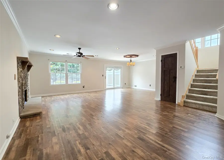 7 Peacock Path, Coram, NY 11727 - #2