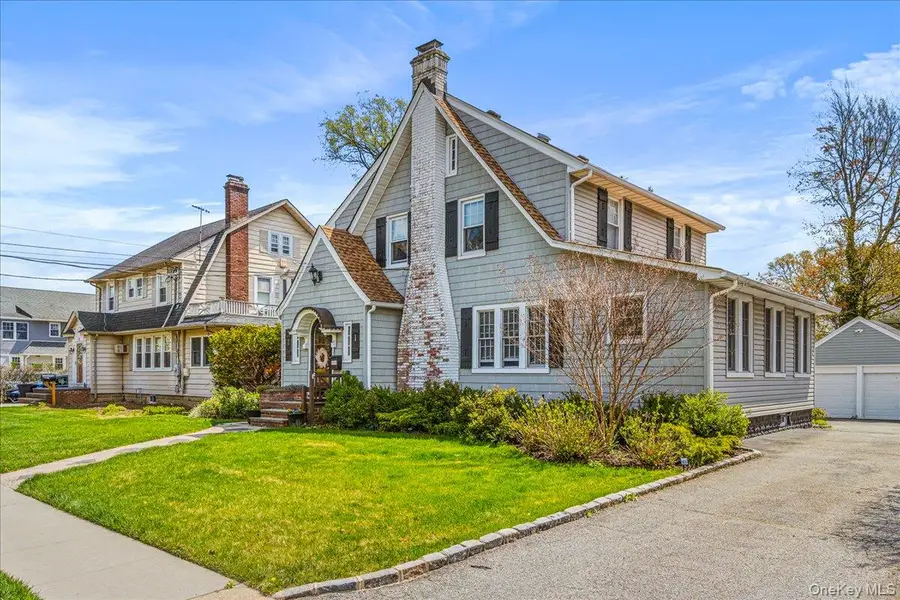 46 Aldred Avenue, Rockville Centre, NY 11570 - #2