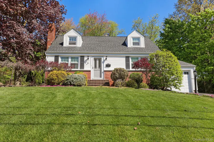 21 Arlene Court, Pearl River, NY 10965 - #3
