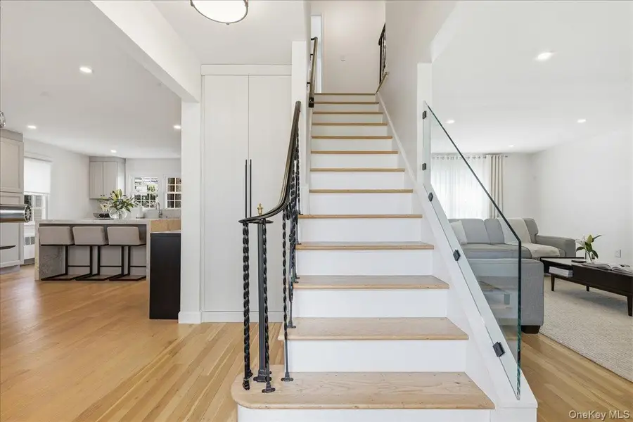 8 Bayberry Avenue, Garden City, NY 11530 - #2