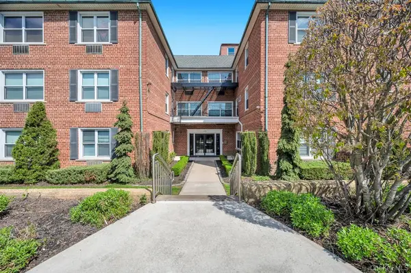 111 S Centre Avenue #2VV, Rockville Centre, NY 11570