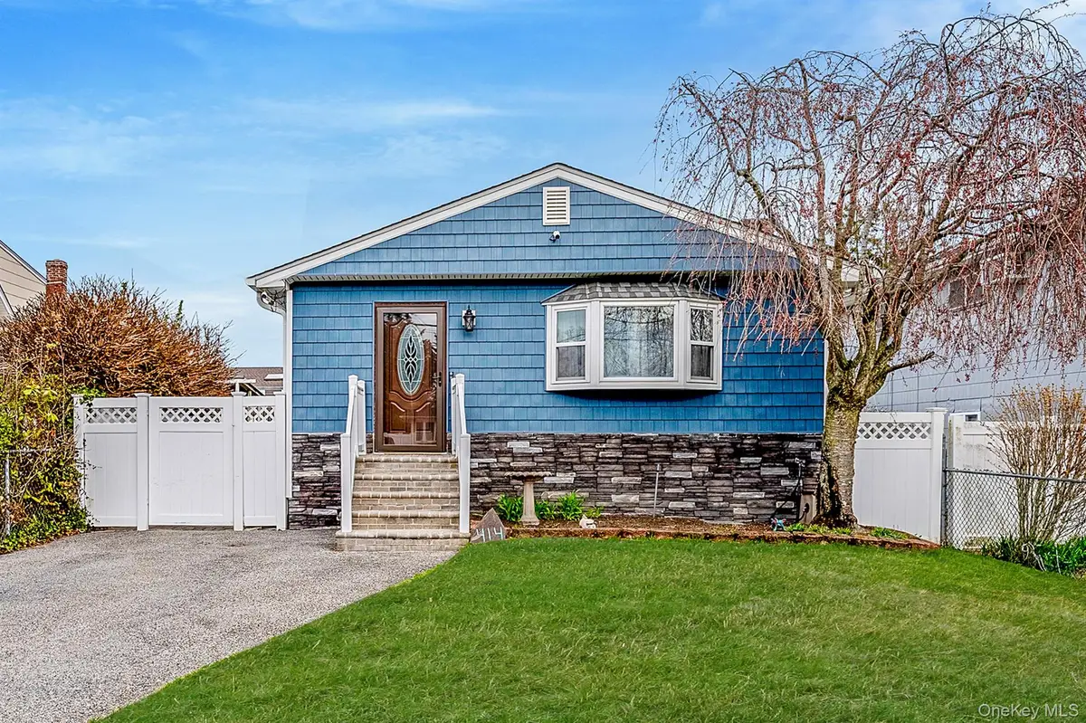 414 Myrtle Avenue, West Islip, NY 11795 - #1