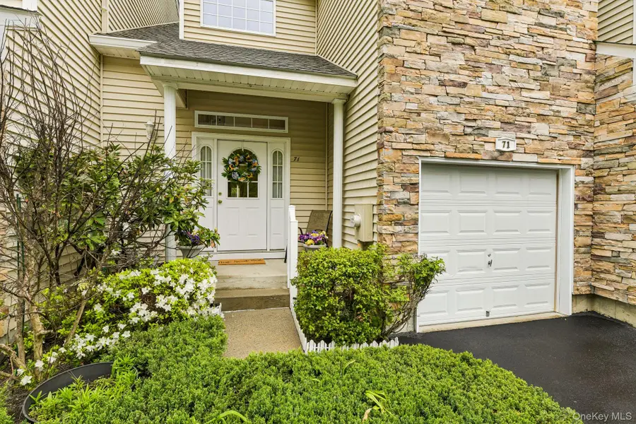 71 Manitou Trail, Kings Park, NY 11754 - #2