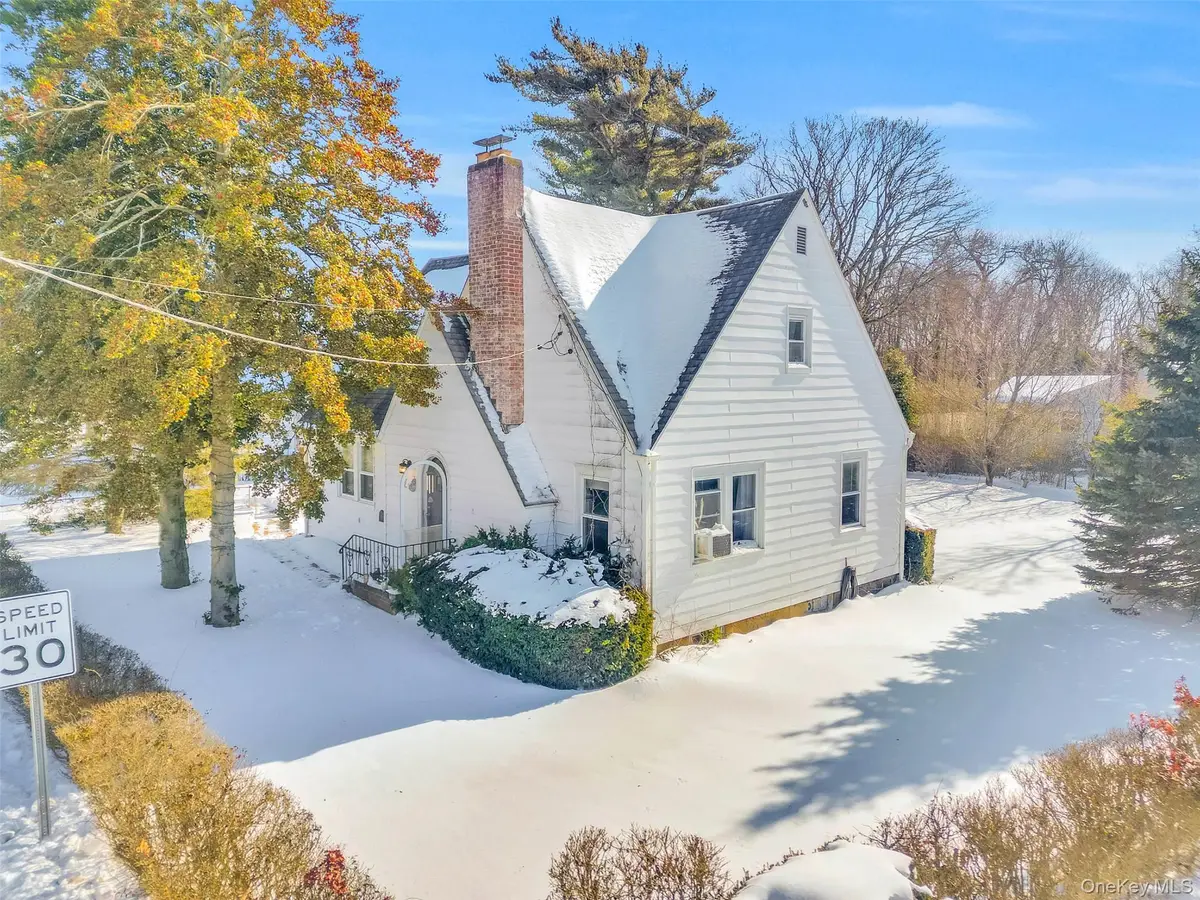 42 Greenwood Road #Bay Shore, NY 11706, Bay Shore, NY 11706 - #1