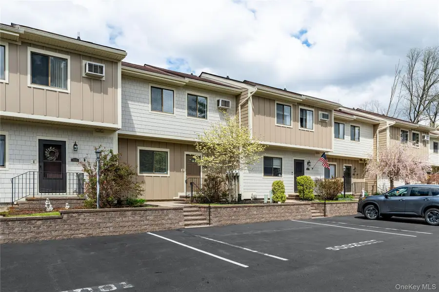 5002 Chelsea Cove N, Hopewell Junction, NY 12533 - #2