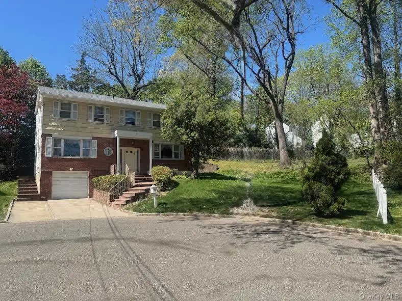 8 Pickwood Lane, Great Neck, NY 11024 - #2