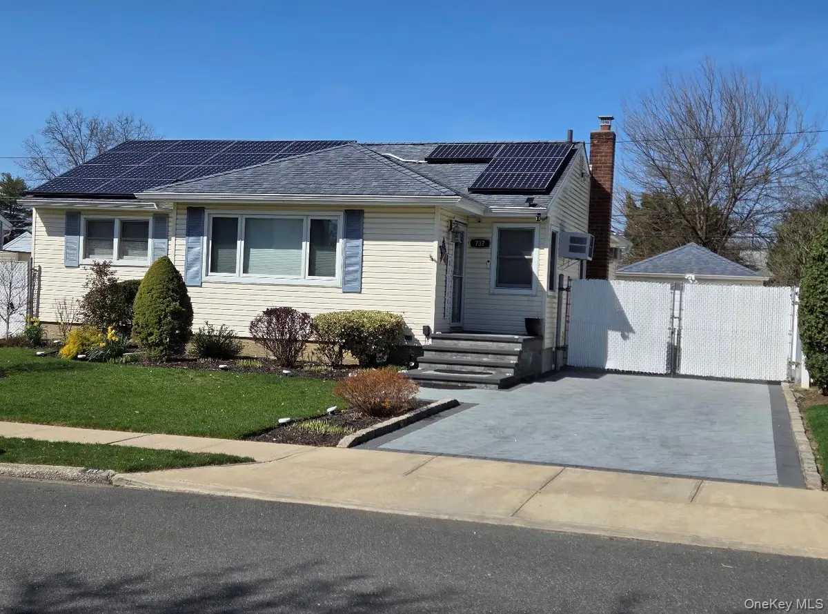 737 Pleasant Avenue, Westbury, NY 11590 - #1