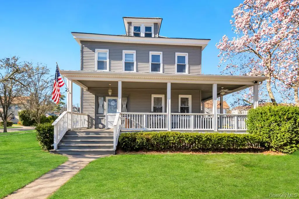 237 Willow Street, Roslyn Heights, NY 11577 - #1