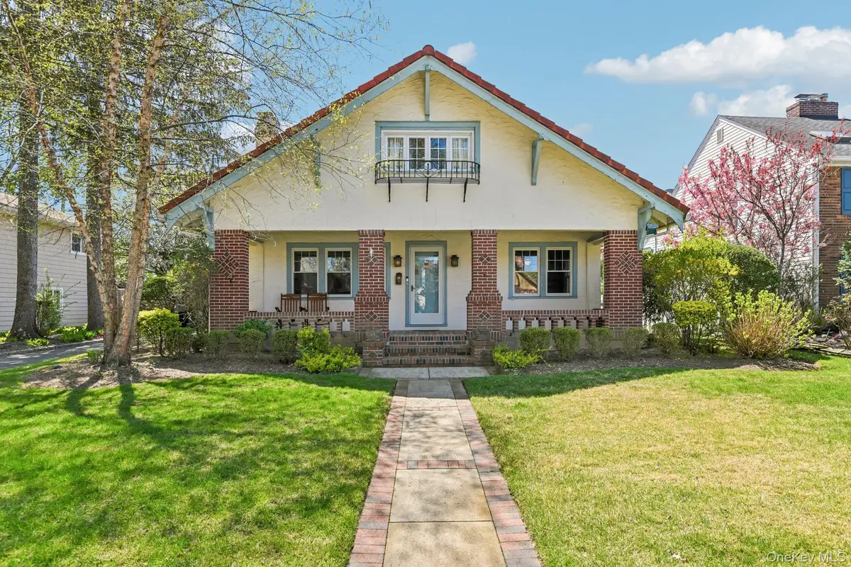 40 Hollywood Court, Rockville Centre, NY 11570 - #1