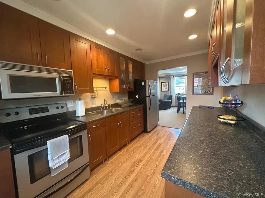 250 Beechwood Avenue #11B, Poughkeepsie, NY 12601 - #2