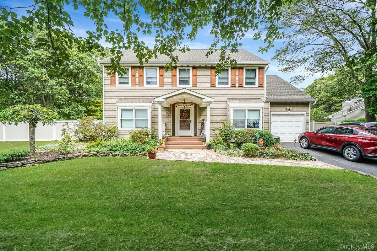 3 Avon Avenue, Port Jefferson Station, NY 11776 - #1