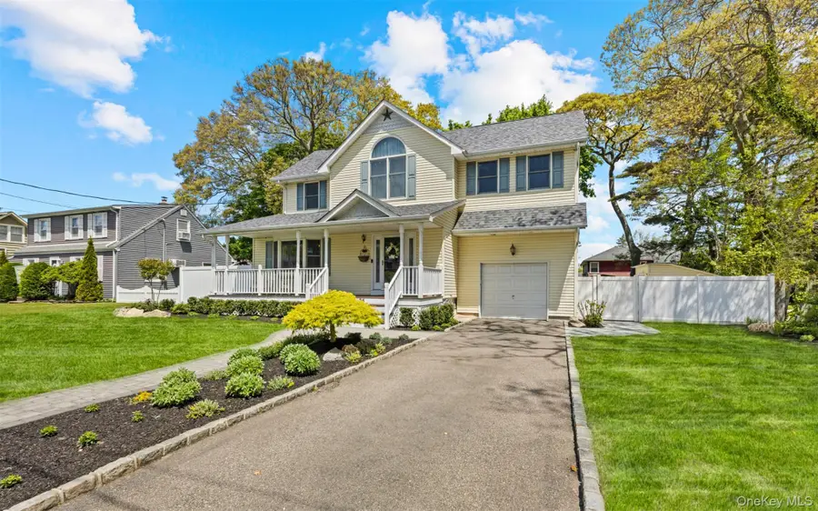 25 Bay 3rd Street, Islip, NY 11751 - #2