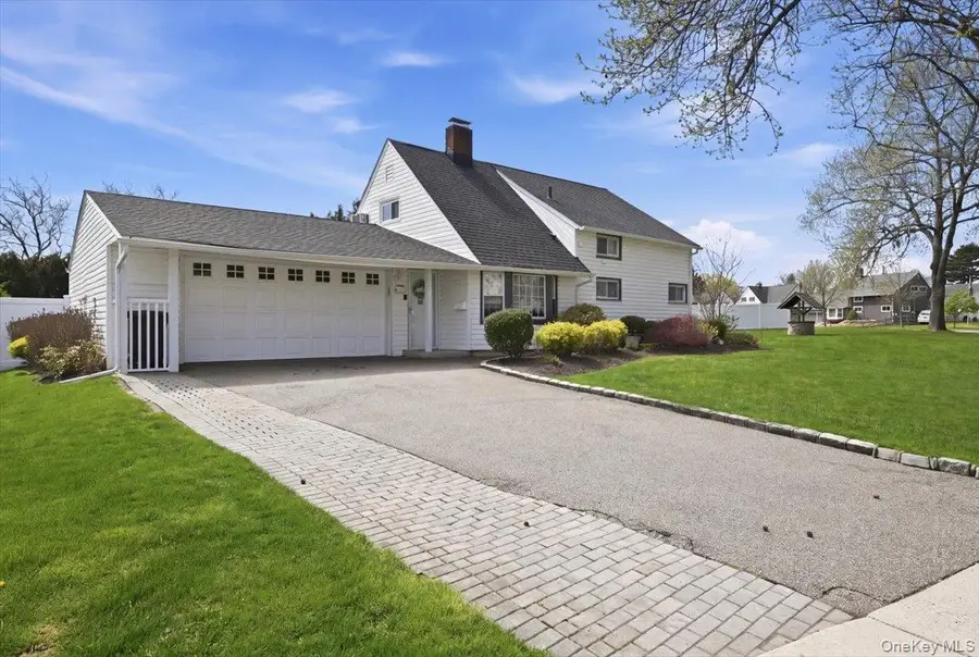 235 Twin Lane E, Wantagh, NY 11793 - #3