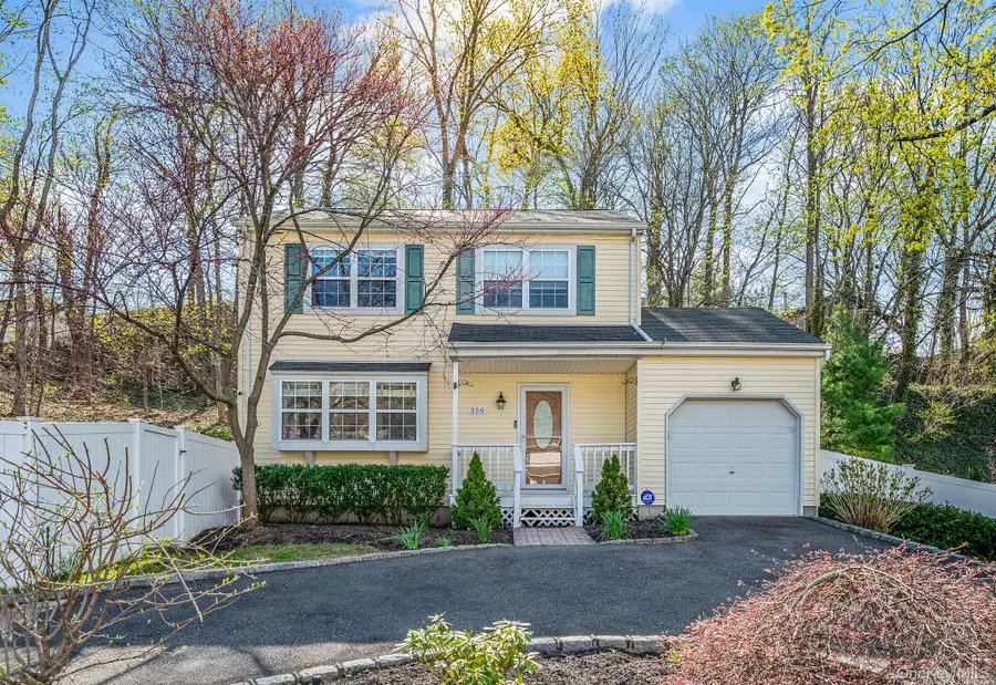 259 Spring Road, Huntington, NY 11743 - #2