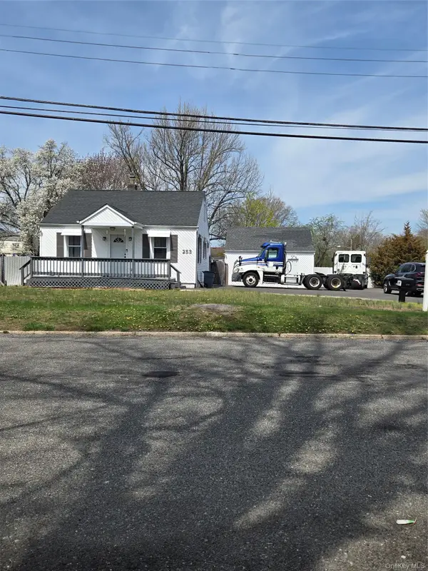 253 Peterson Street, Brentwood, NY 11717