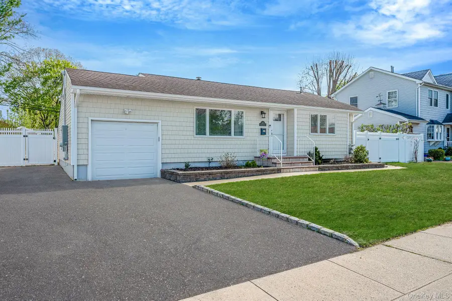 46 Sheldon Place, Commack, NY 11725 - #2