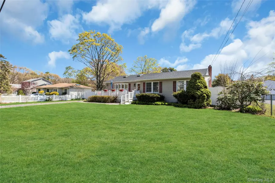 183 Division Avenue, Blue Point, NY 11715 - #3
