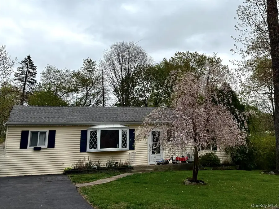 18 Washington Pl, Pearl River, NY 10965 - #2