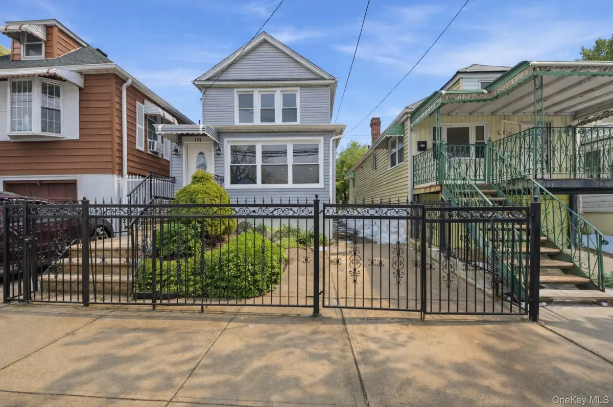424 Thieriot Avenue, Bronx, NY 10473 - #1