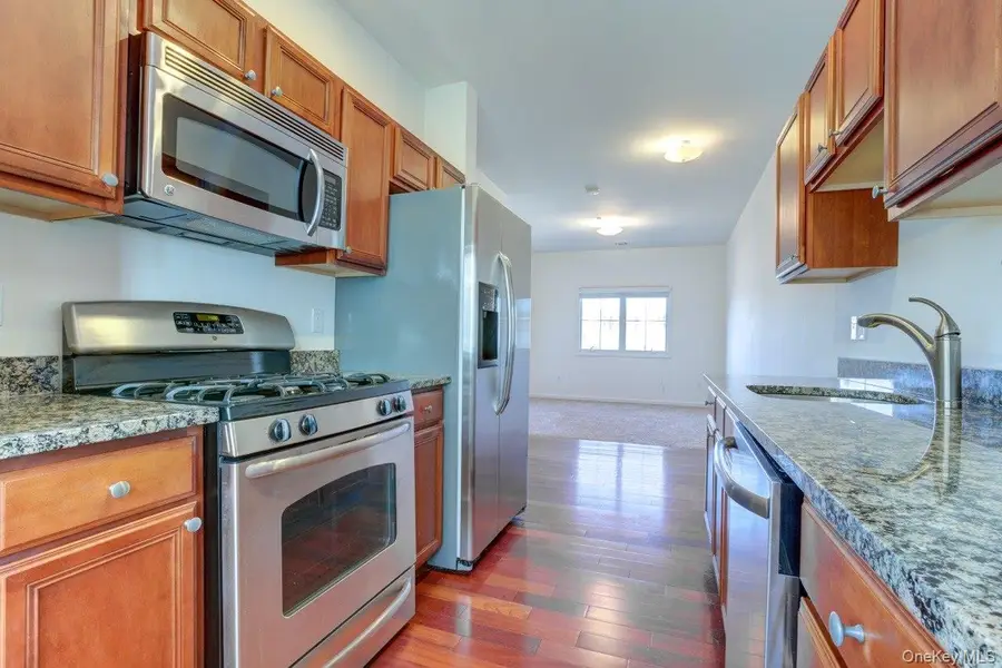 330 Maple Avenue #17, Westbury, NY 11590 - #3