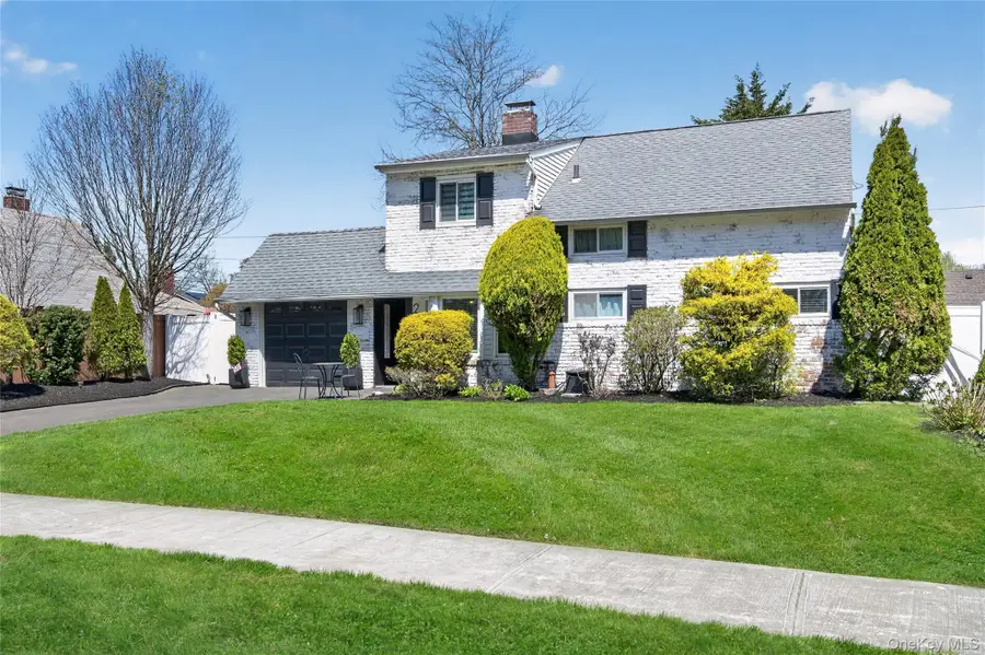 2101 Salisbury Park Drive, Westbury, NY 11590 - #2