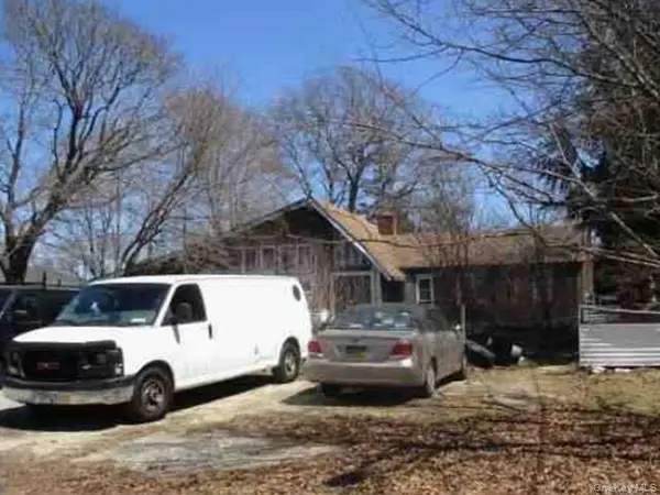 59 Broadway, Shirley, NY 11967