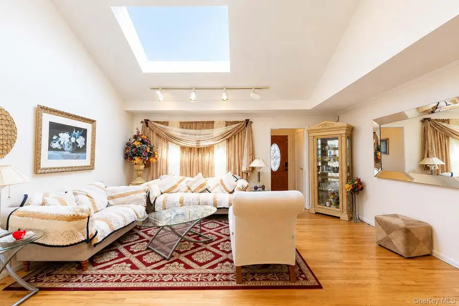 930 Balfour Street, Valley Stream, NY 11580 - #3