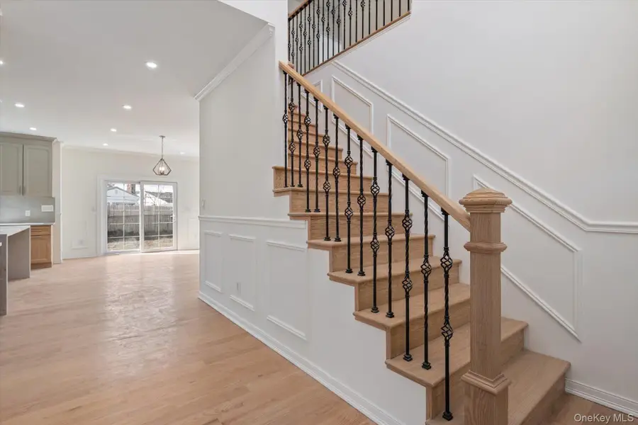 10 Faye Court, Plainview, NY 11803 - #3