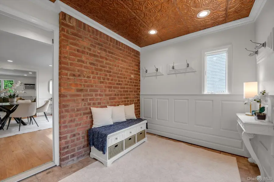 33 Poplar Place, Port Washington, NY 11050 - #3