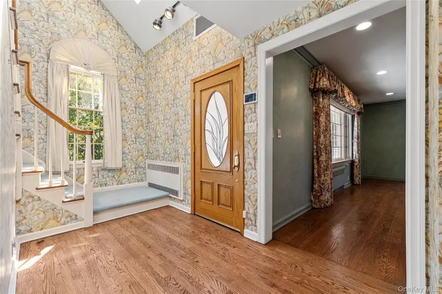 2 Hickory Hill, Roslyn, NY 11576 - #3