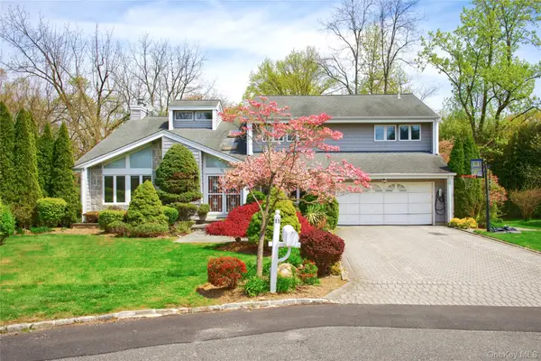 11 Bonnie Lynn Court, Roslyn, NY 11576
