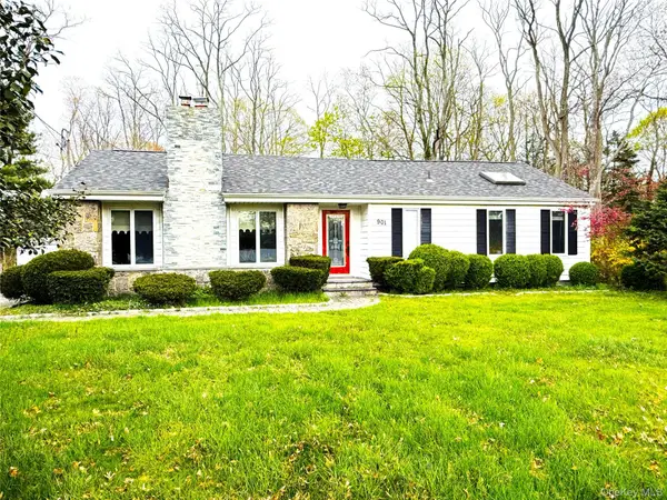 901 Broadway Avenue, Holbrook, NY 11741