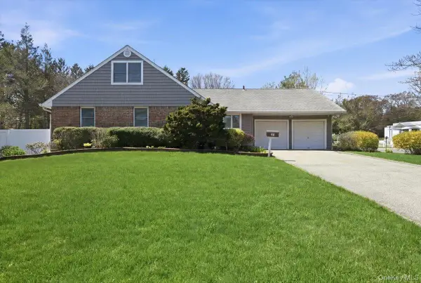 31 Chelsea Drive, Syosset, NY 11791