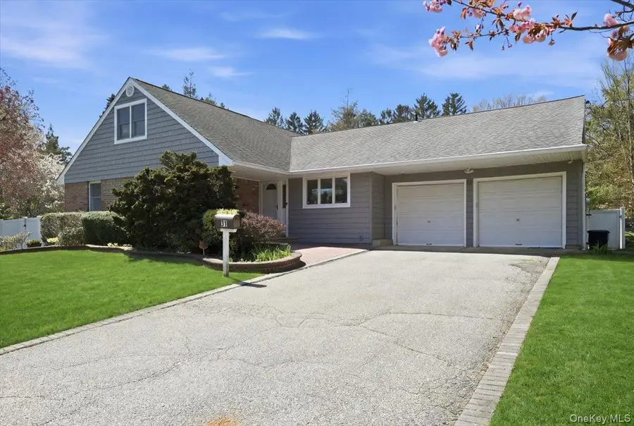 31 Chelsea Drive, Syosset, NY 11791 - #2