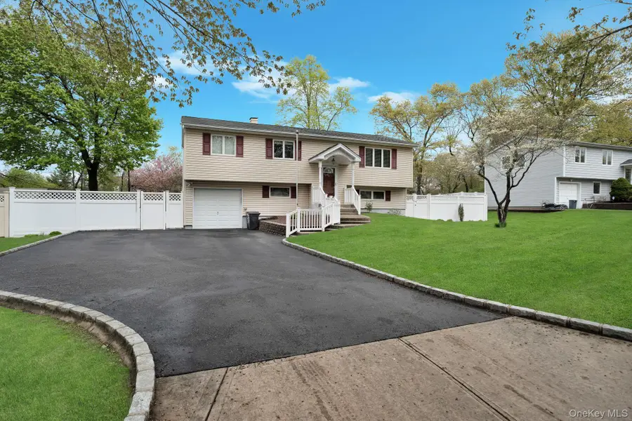 27 Pheasant Drive, Commack, NY 11725 - #3