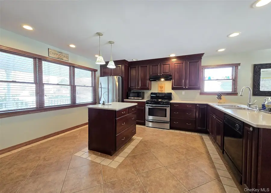 4 Cameo Road, Commack, NY 11725 - #3