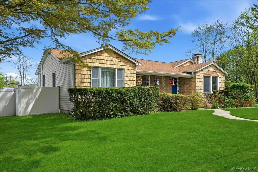 27 Halsey Street, Islandia, NY 11749 - #3