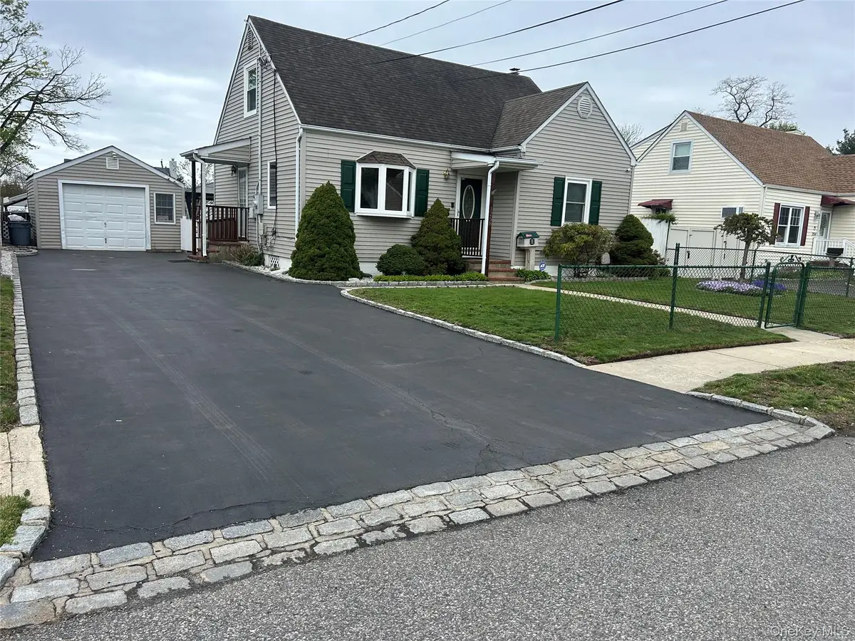 1258 Jackson Avenue, Lindenhurst, NY 11757 - #1