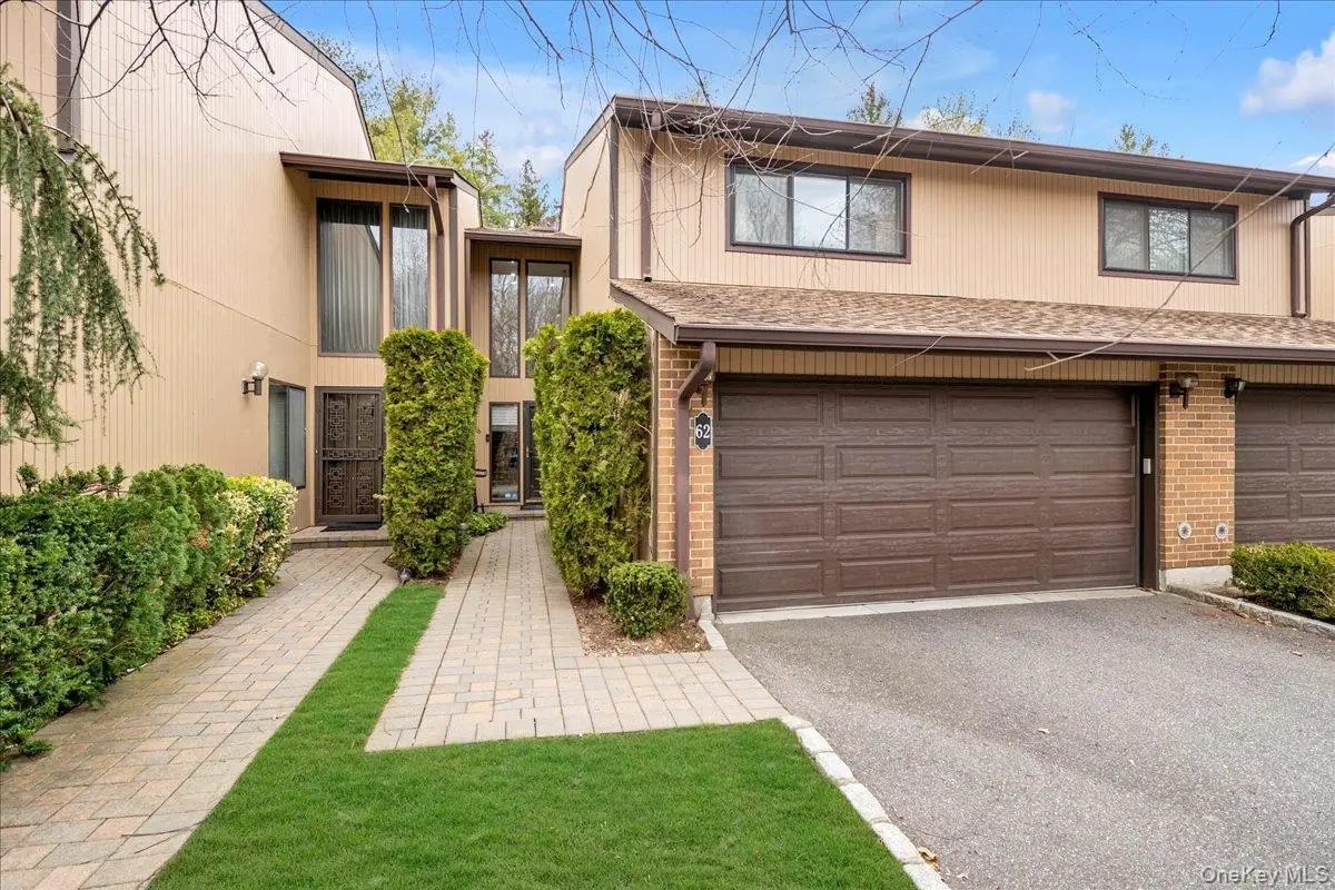 62 Wimbledon Drive, Roslyn, NY 11576 - #1