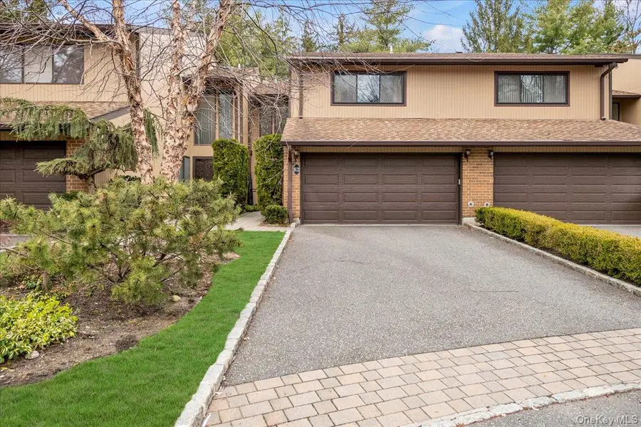 62 Wimbledon Drive, Roslyn, NY 11576 - #3