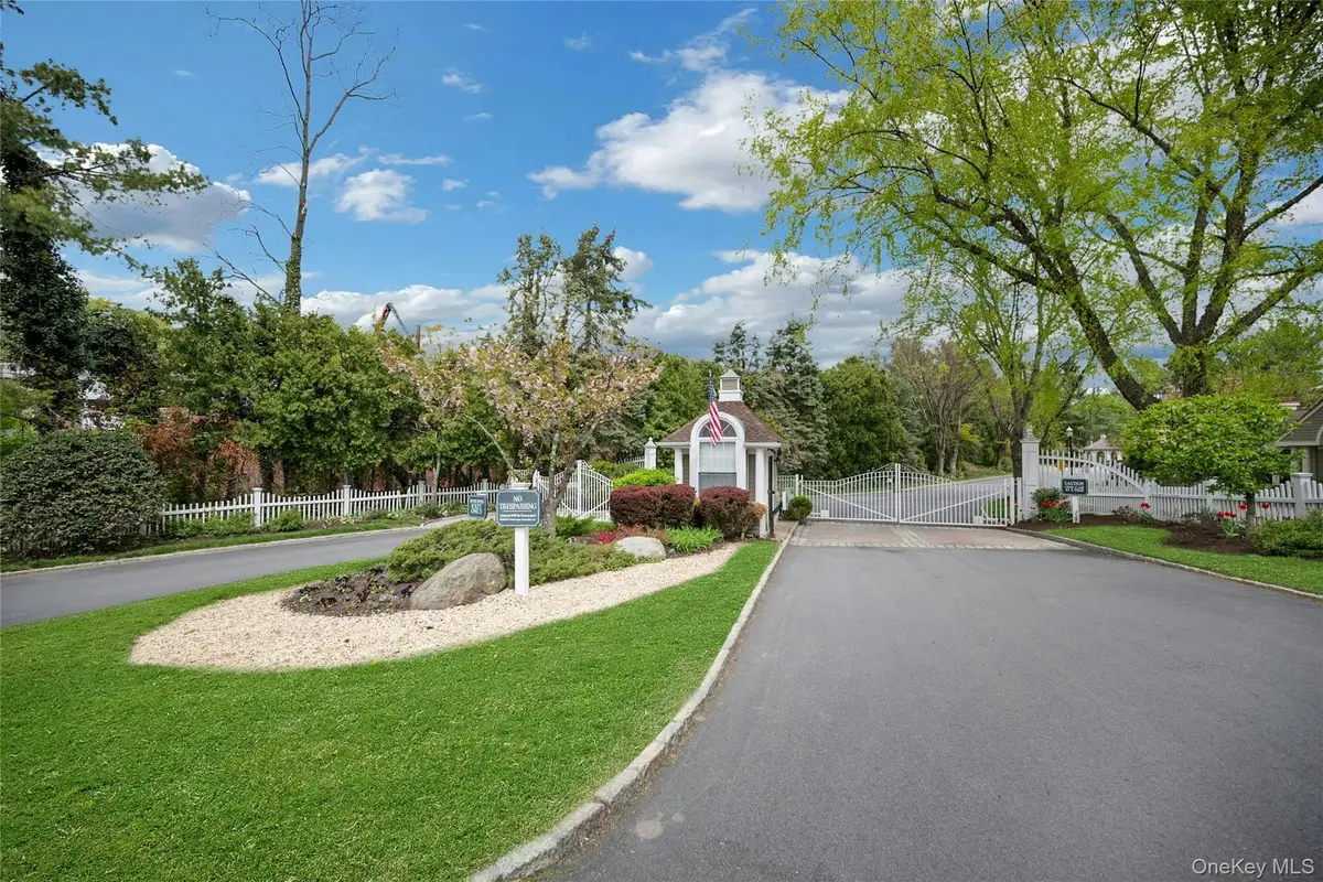1102 Pondside Drive, White Plains, NY 10607 - #1