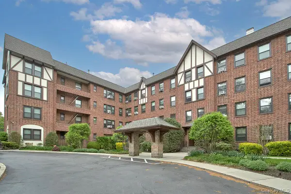246 Bronxville Road #I3, Bronxville, NY 10708