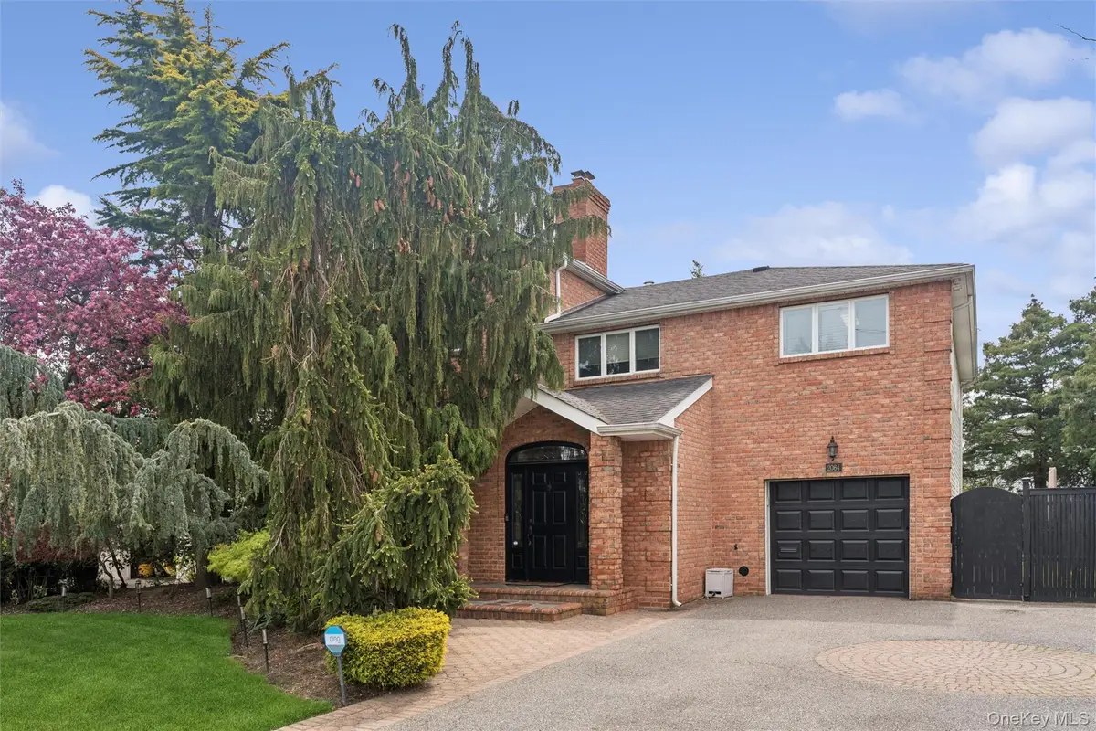 2064 Oliver Way, Merrick, NY 11566 - #1