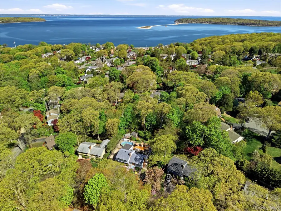 16 Dale Road, Huntington, NY 11743 - #2