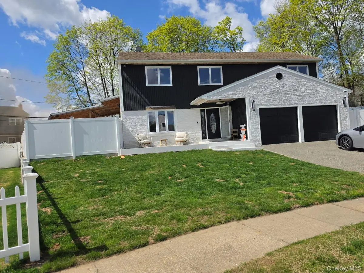 3 Rustic Court, Plainview, NY 11803 - #1